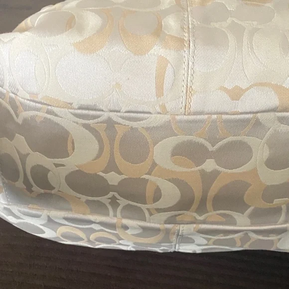 Coach Soho Hobo Signature Shoulder Purse Handbag Cream Tan used good condition. - Picture 7 of 8